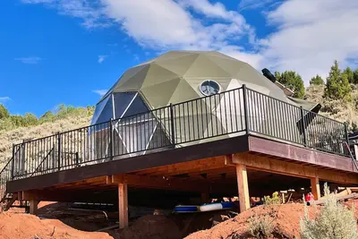 Image de Eastward in Eden. \nGlamping near Bear Lake