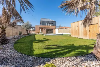 Image de Villeréal – Gîte haut de gamme avec piscine, idéal pour 10 personnes