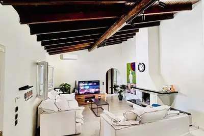Image de 2-bedroom spacious cottage in top location next to best beaches at Corfu with Ac