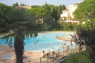 Image de Appartement pour 5 personnes dans résidence avec piscines à proximité de Cannes