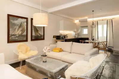 Image de Modern apartment with private outdoor space