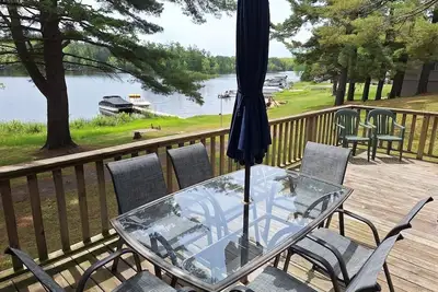 Image de Lakeview+Sunny Beach+Relaxing 3 Br Home on Lake Thompson with WiFi, Central Ac