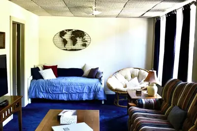 Image de Train View a spacious 3-bedroom upstairs apartment with WiFi in Northfork