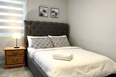 Image de New build modern home with free parking