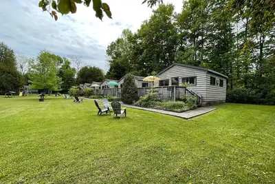 Image de Oriole-Cedar Garden Cozy Cottage #2 for a relaxing retreat