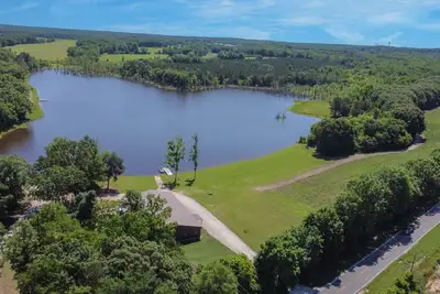 Image de The Cabin at Legacy Lake!