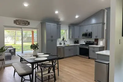 Image de Welcome to your perfect getaway or family retreat in beautiful Magnolia Texas!