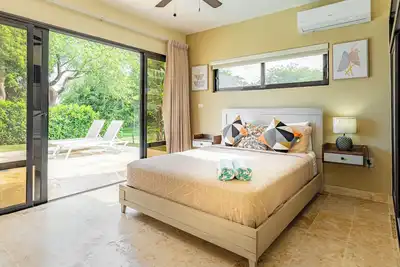 Image de Quiet, Peaceful, Paradise. Private pool. Safe community. Free shuttle to beach.