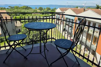 Image de Spacious appartment with Ac. Walking distance to castle and to Bolsena Lake.