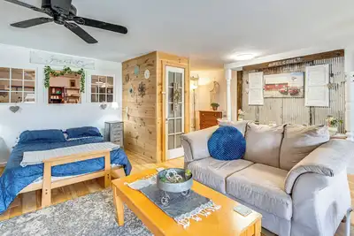 Image de Lake & Mtn Views: Vermont Couple's Retreat!