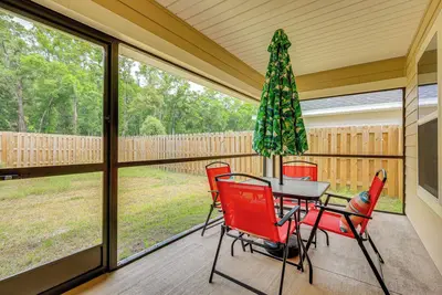 Image de 15 Mi to Uf: Home w/ Furnished Porch in Alachua!