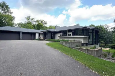 Image de Private Volleyball Retreat in Deephaven