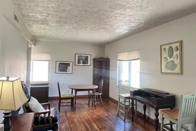 Image de 2-bedroom apartment very close to the Osu with WiFi and Parking included.