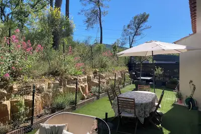 Image de Maison avec jardin et piscine \nIdéale pour les vacances