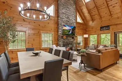 Image de Trails End Cabin- Sauna, Arcade, Hot Tub, Firepit, less than 8 mile to all attractions/hikes