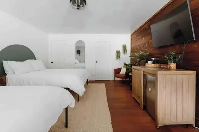 Image de Packwood's Woodsy Room