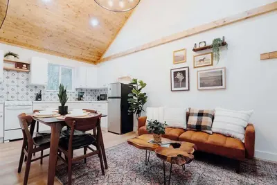 Image de Packwood's Skyline Suite