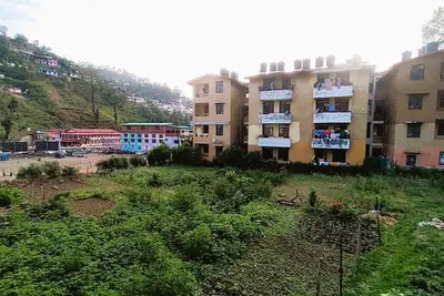 Image de Two Private 1BHKs with Terrace & Backyard Access