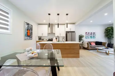 Image de RomanticStylish|FreeWifi|KingBed|Wem|parking