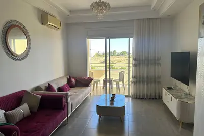 Spacieux Appartement lumineux à 300 m de la plage- zone touristique- wifi