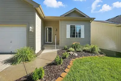 Image de Modern Nest in Nw Omaha