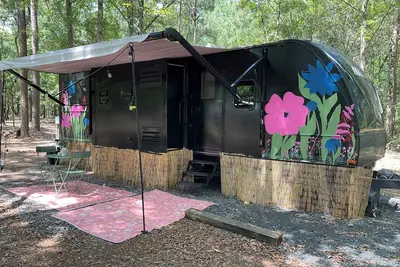 Image de Storms passing luxurious Rv