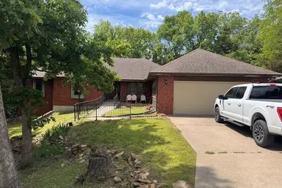 Image de Sleeps 15+, Teams & Families, Lake Shawnee & Sports, Rec Room, Decks & Parking