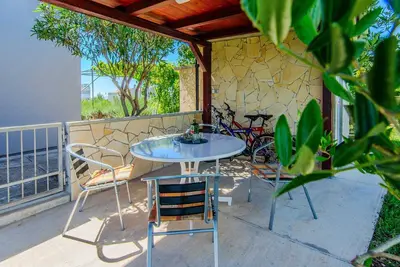 Image de Appartement de deux chambres avec la terrasse Privlaka, Zadar (A-24611-a)