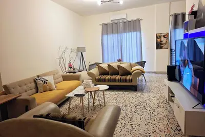 Image de Charming 2 - bedroom apartment in Batroun town city