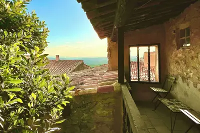 Image de La Mistraline Village House. Central to all of Provence, Luberon