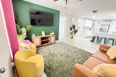 Image de Tropical Vacation Home! 3 Rooms, 2 Bedrooms, sleeps 6 ppl.