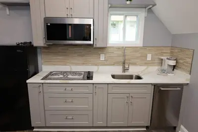 Image de Unique romantic tiny house for your in town escape! \n\n10 min from downtown Atl