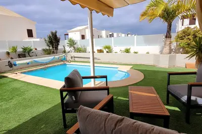 Image de Newly renovated: Villa with heated pool and jacuzzi in Playa Blanca