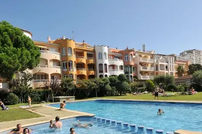 Image de Appartement en bord de mer à Empuriabrava avec piscine