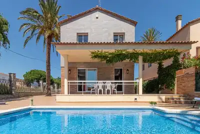 Spacieuse villa familiale avec piscine privée