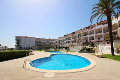 Image de Appartement à Empuriabrava avec Piscine et Vue