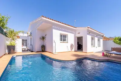 Image de Villa à Empuriabrava avec piscine privée