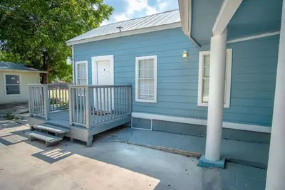 Classic 1br/1ba Charming Apt w/ Modern Upgrades