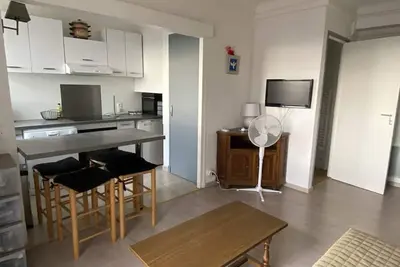 Image de Deux-pièces 5 pers, centre-ville, vue montagne, plage à 150m