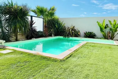 Image de Villa Narbonne Avec Piscine, Clim, Plancha Et Terrain De Petanque!