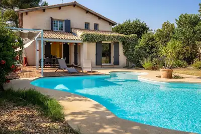 Image de Villa Lumineuse avec Piscine proche Montpellier, idéale en famille ou entre amis