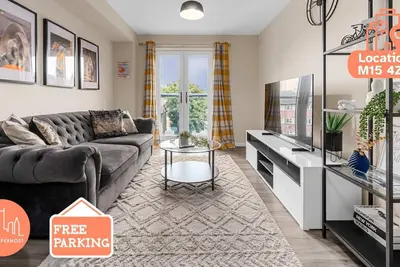 Image de 2 Bed City Centre Flat | Balcony | Free Parking