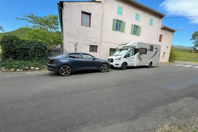 Image de Intemporel à Quillan: Auberge rénovée pour 4/5 personnes, terrasse et piscine