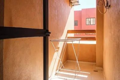 Image de Superbe Appt près M-Avenue : Piscines, Parking