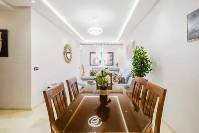 Image de Charmant Appart Proche M-Avenue – Piscine, Parking