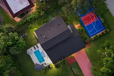 Image de New Pickleball | Pool | Playset | 7 min to Ami