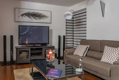 Image de The Lofts Wood Avenue 2br in heart of Kilimani with ultramodern home appliances.