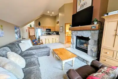 Image de Top-Floor River Run Gem, Pool, Hot Tub