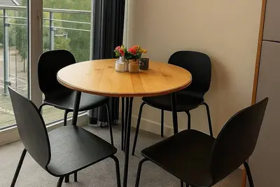 Image de 2 Bed Cozy Apartment in Central Birmingham with Balcony view