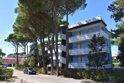 Image de Séjour confortable dans un appartement avec balcon près de la plage